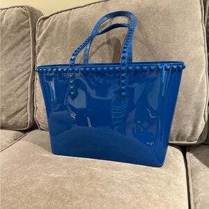Carmen Sol Jelly Tote Bag: Vibrant Blue Leather Tote Bag with Structured Design